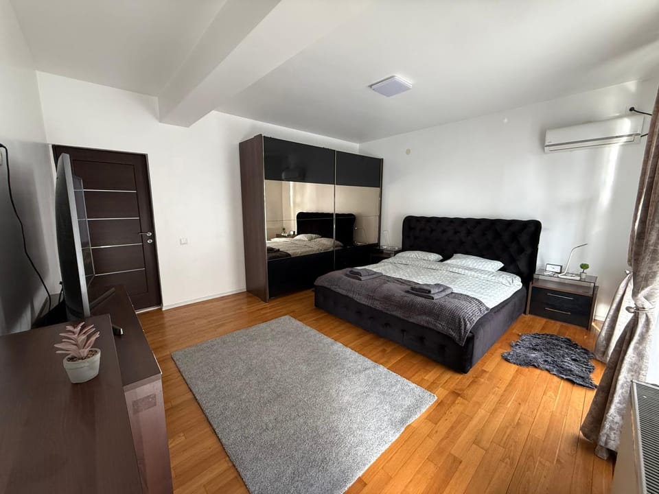 Bed, TV and multimedia, flat iron, air conditioner