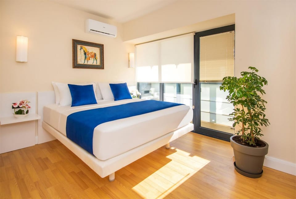 Bed, Bedroom, air conditioner