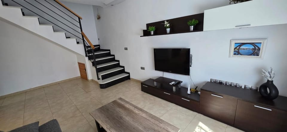 Triana house a 10 min Sevilla y cerca aeropuerto, 5 camas, sofá cama y 2 baños House in Costa de la Luz