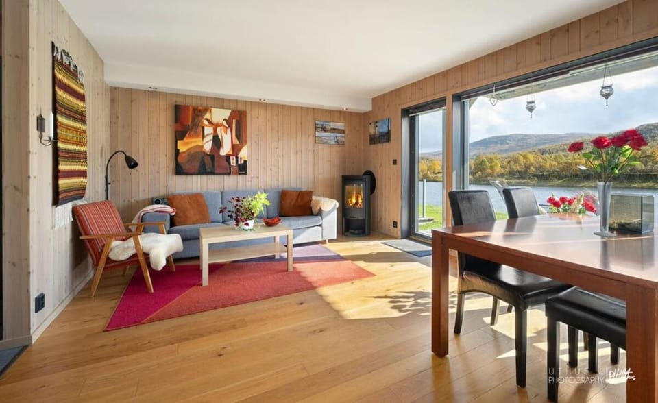New! Stay only 10 minutes from Hardangervidda & Vøringsfossen Apartment in Vestland