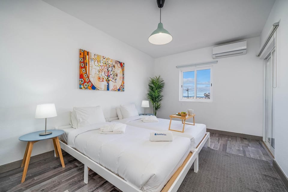 Bed, Bedroom, towels, air conditioner