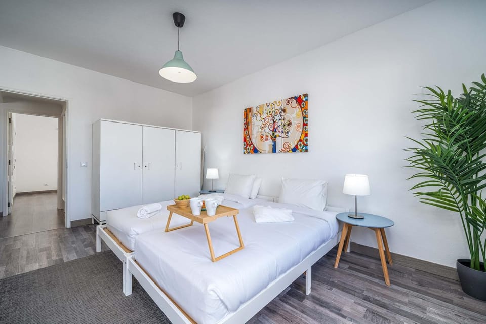 Bed, Bedroom, towels, wardrobe