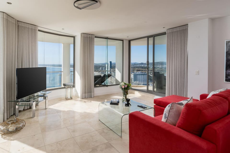 Communal lounge/ TV room, TV and multimedia, Living room, Sea view