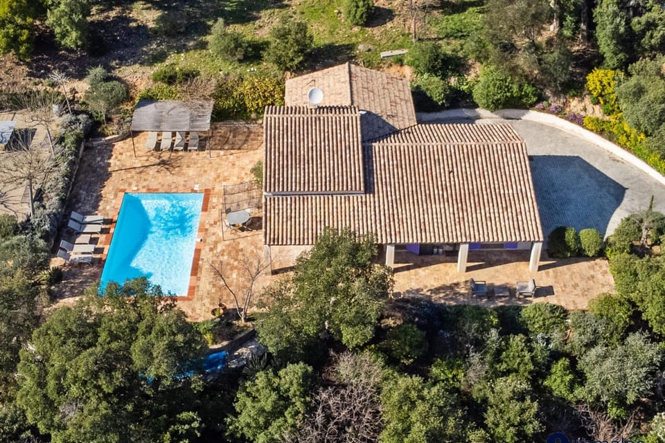 Air-conditioned villa with swimming pool Villa in Sainte-Maxime