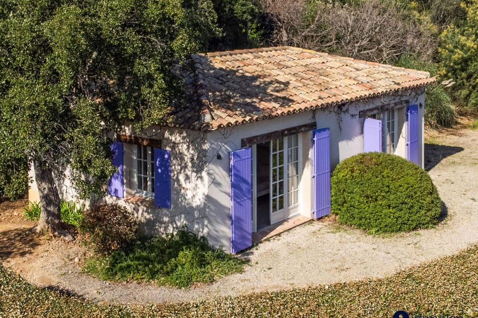Air-conditioned villa with swimming pool Villa in Sainte-Maxime