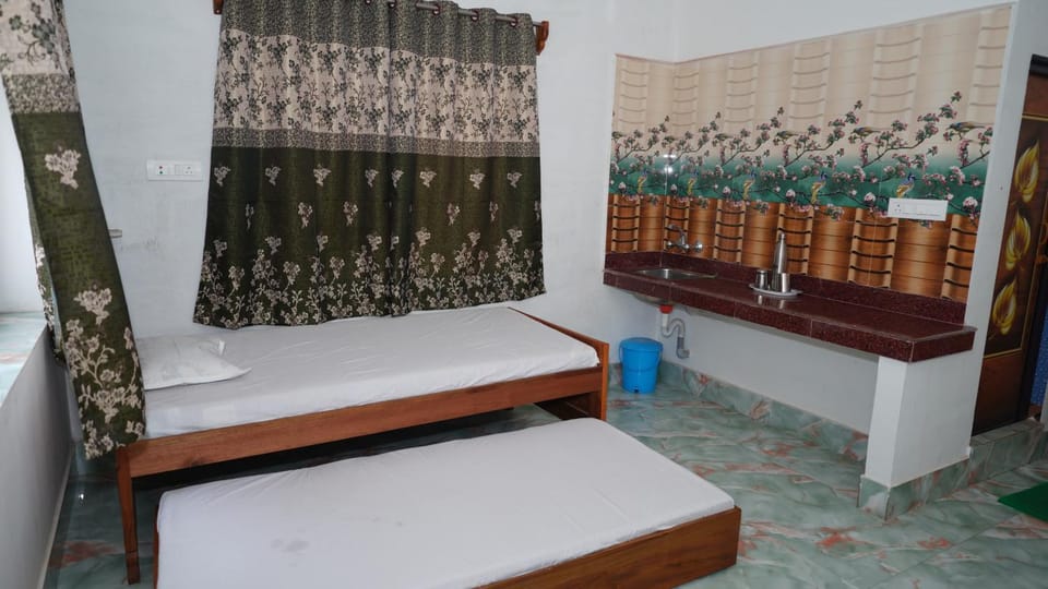 Laxmi Nrsimha Nivas Guest House Bed and Breakfast in West Bengal