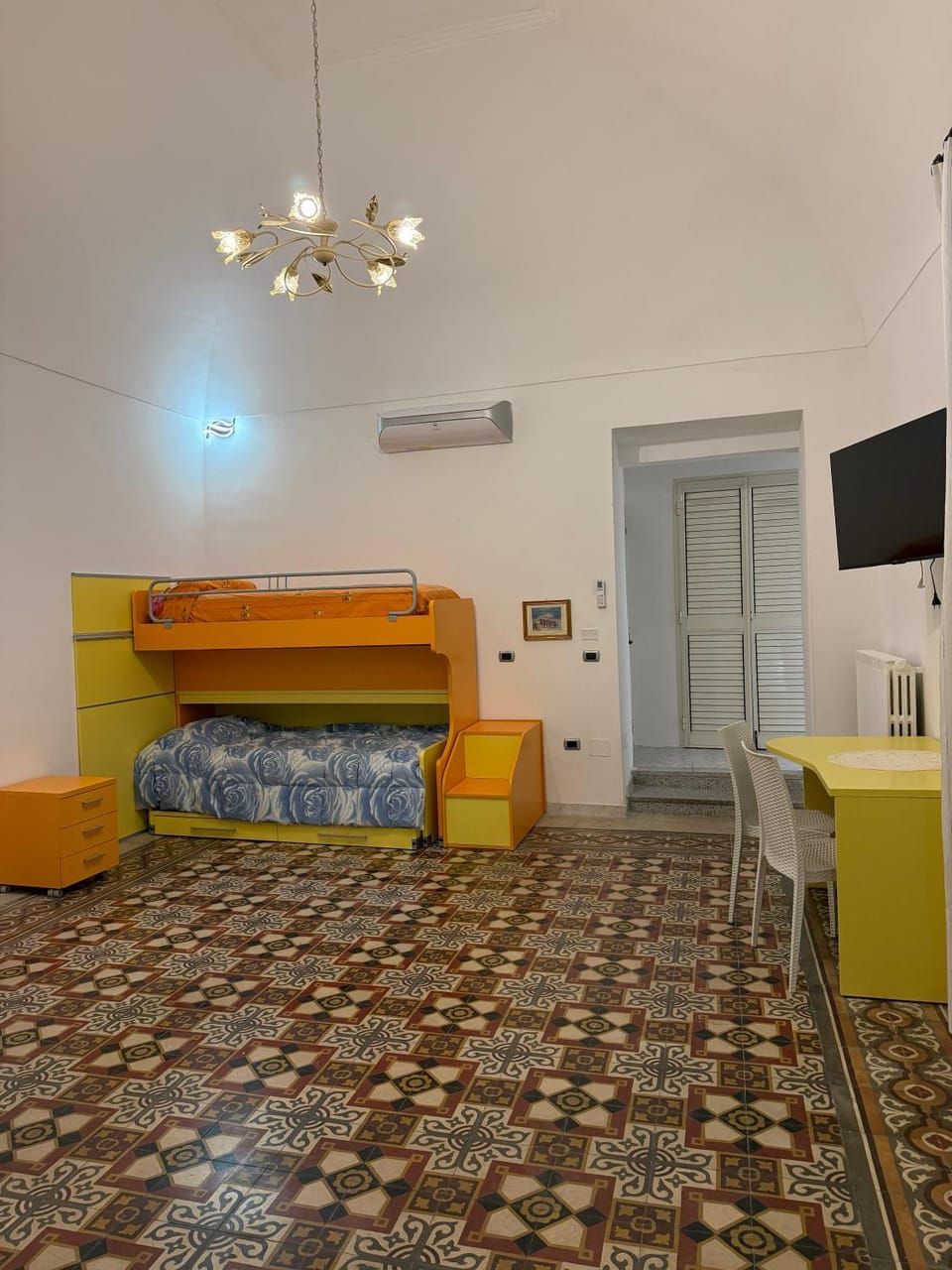 Communal lounge/ TV room, Photo of the whole room, Evening entertainment, Bedroom, air conditioner
