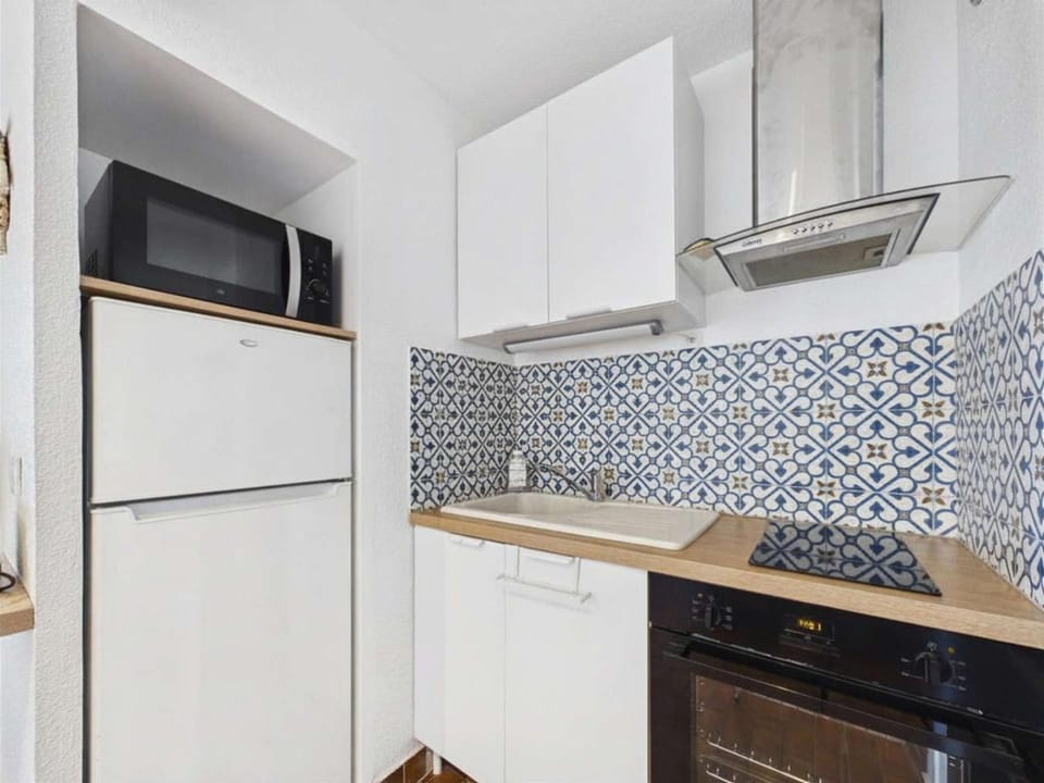 Charmant Appartement 2P Cabine avec Parking Privé - FR-1-326-873 Cabin in Marseillan