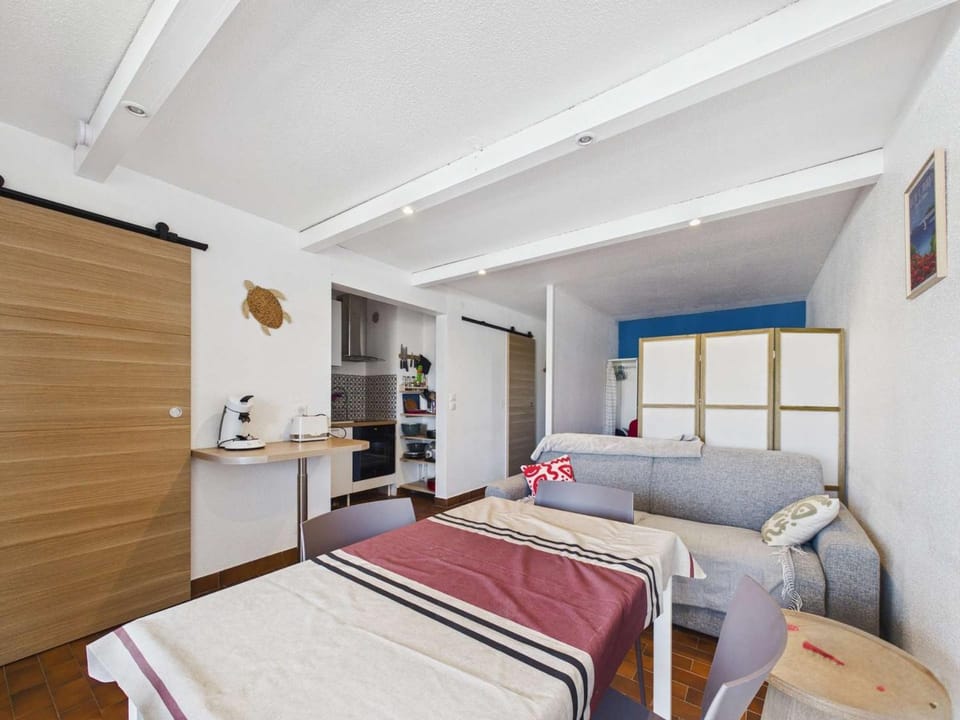 Charmant Appartement 2P Cabine avec Parking Privé - FR-1-326-873 Cabin in Marseillan