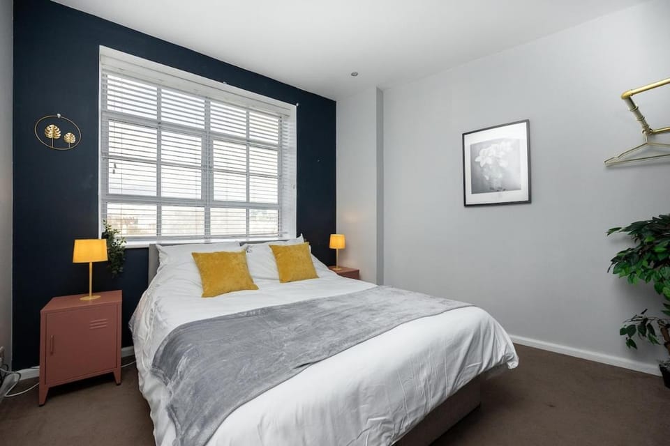 Summer Get Away In The Lanes - Large Stylish Flat, Sleeps 5, Large 2 Bed Flat In Brighton City Centre, Just 30 Seconds From The Lanes Apartment in Brighton