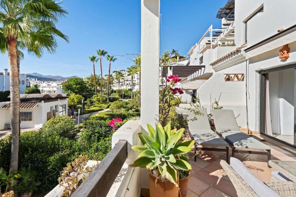 Day, Natural landscape, View (from property/room), Balcony/Terrace, Balcony/Terrace, Garden view, Mountain view, sunbed