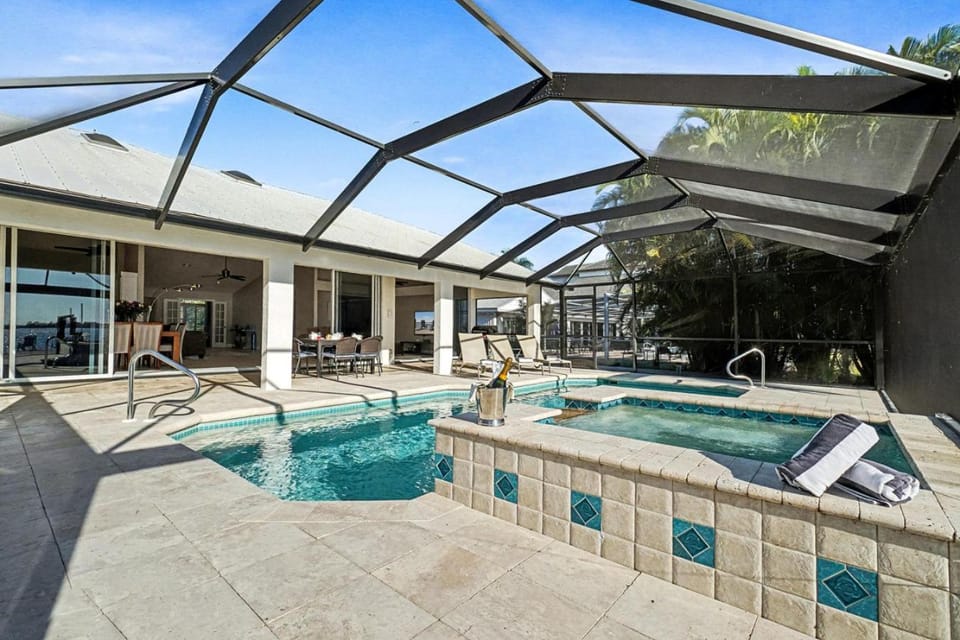 Patio, Pool view, Swimming pool