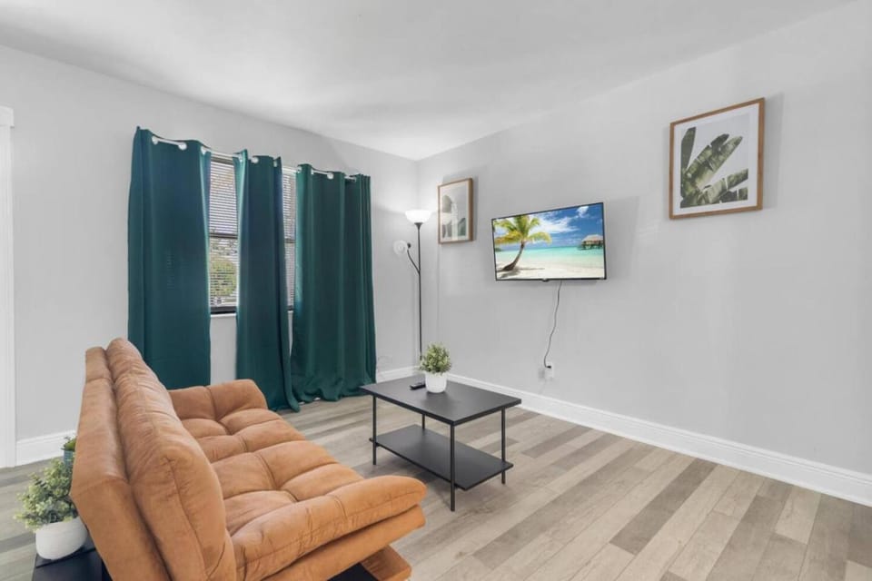 Place of worship, TV and multimedia, Living room, Seating area