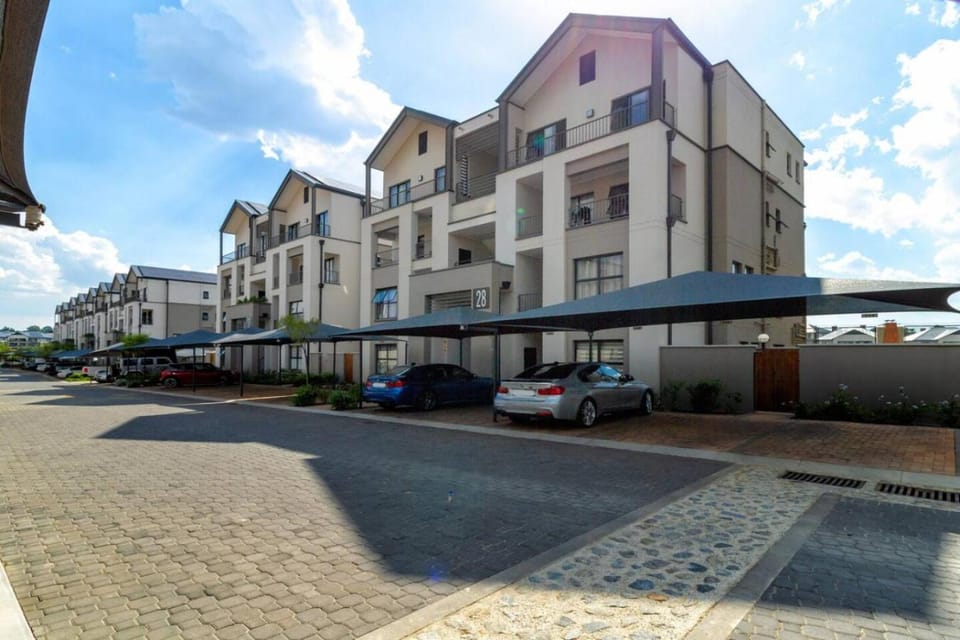AlimamaSpaces Mikes Munyaka Apartment in Sandton