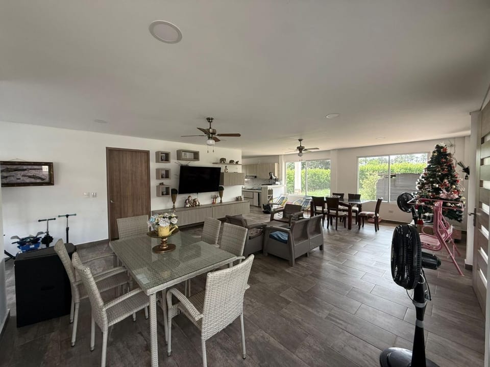 HERMOSA CASA QUINTA EN APIAY Meta House in Villavicencio