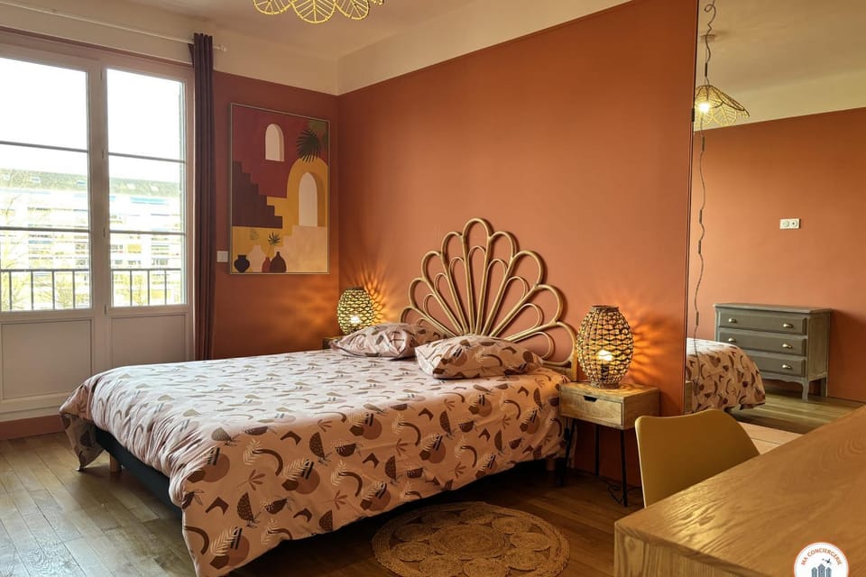Bed, Photo of the whole room, Bedroom
