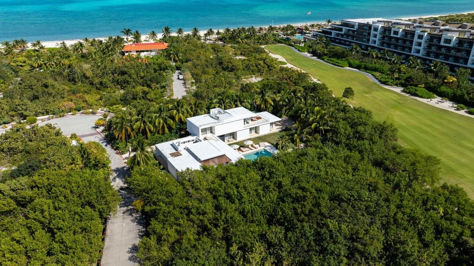 Villa Marazul 5BR Beach & Golf Access House in State of Quintana Roo