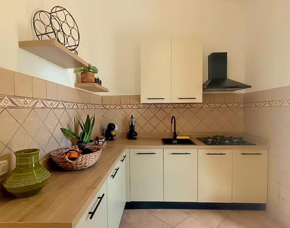 Kitchen or kitchenette, kitchen, kitchen