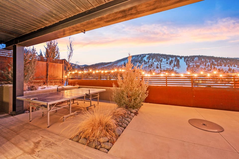 Day, Winter, Table tennis, Balcony/Terrace, Mountain view, Sunset