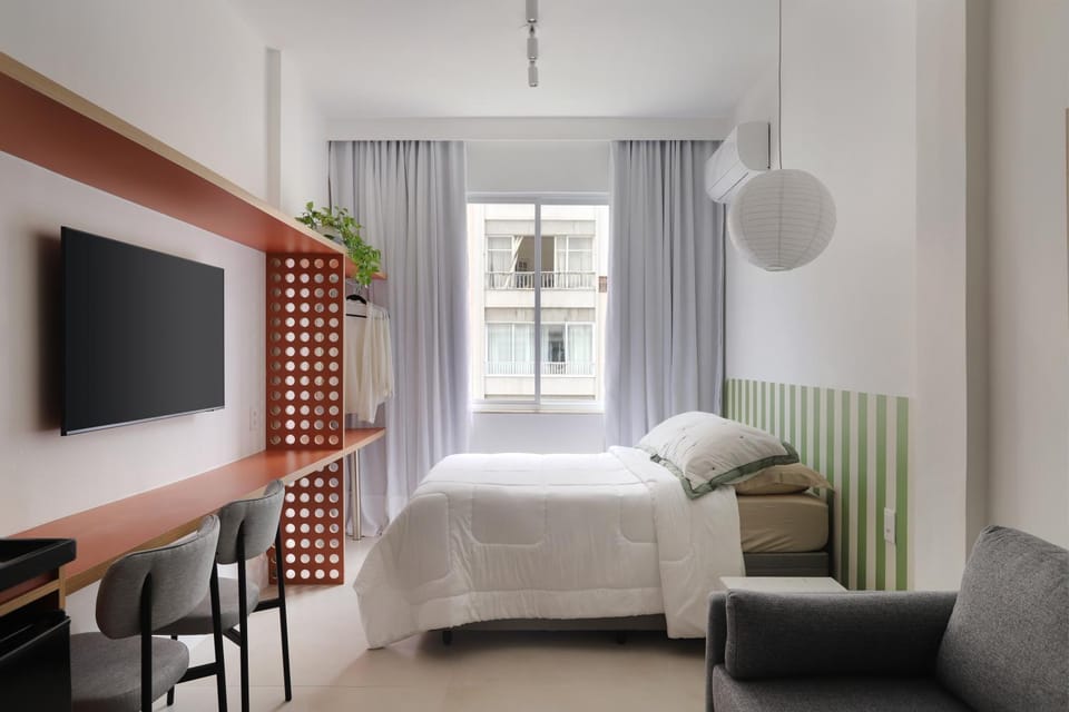 Bed, TV and multimedia, Photo of the whole room