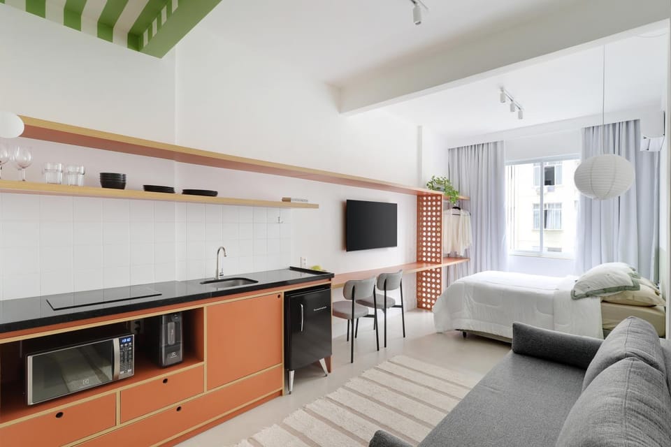 Communal lounge/ TV room, Kitchen or kitchenette, Photo of the whole room, Bedroom, minibar