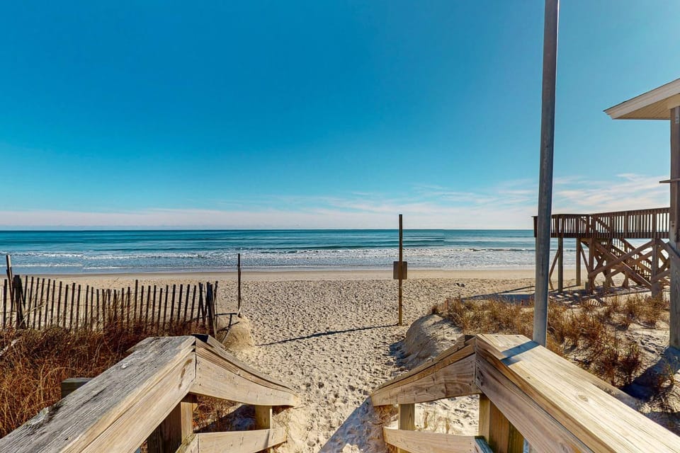 SC1011 Living the Dream House in Surf City
