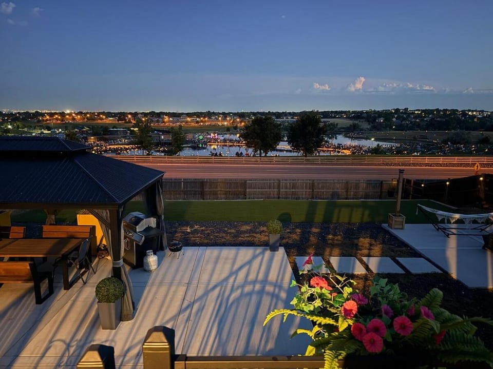 View (from property/room), Balcony/Terrace, City view