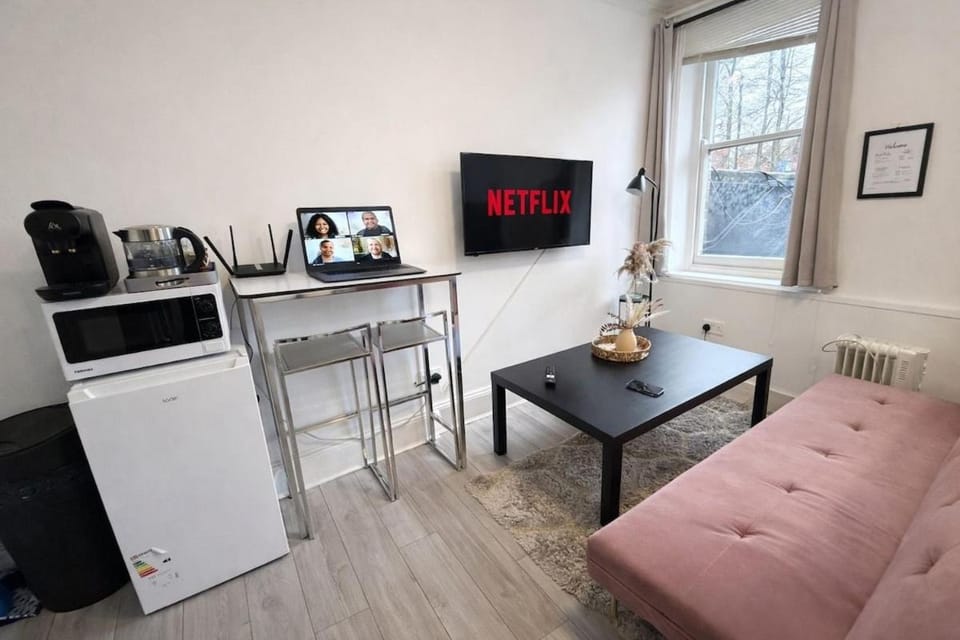 The Emerald Studio Apartment in London Borough of Islington