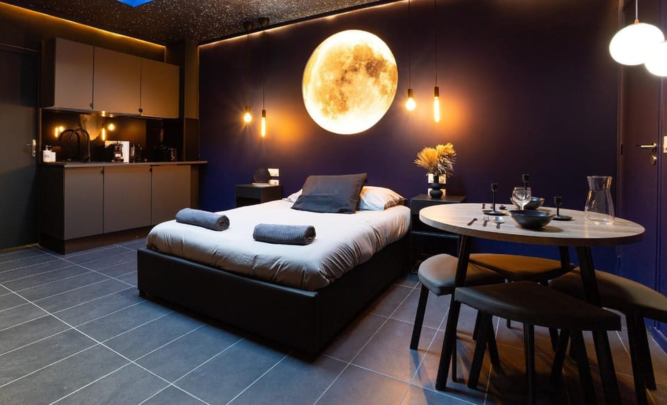 Love Room - To the Moon and back Apartment in Hauts-de-France