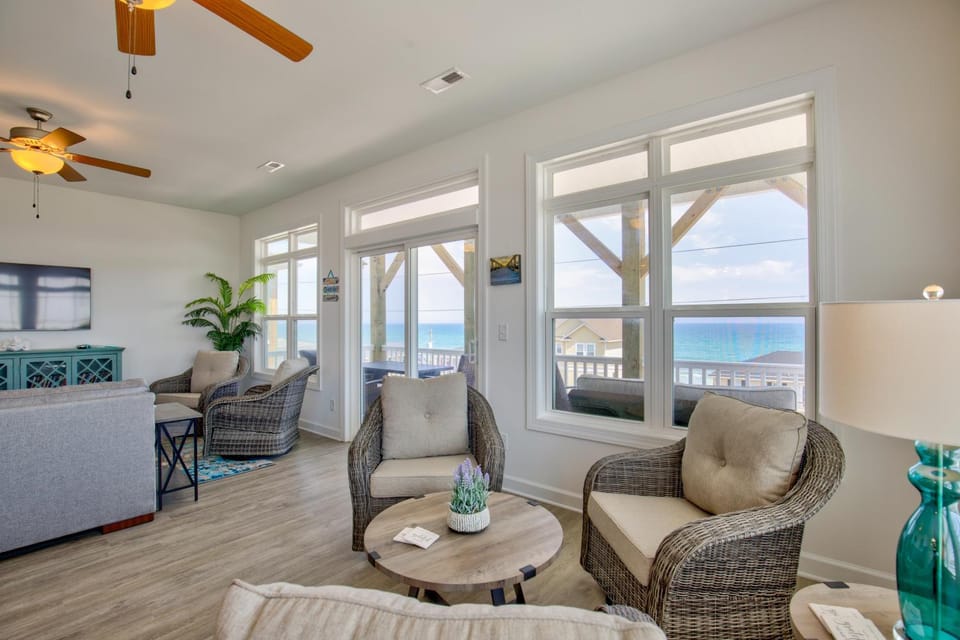 SC102B Lanikai East House in Surf City