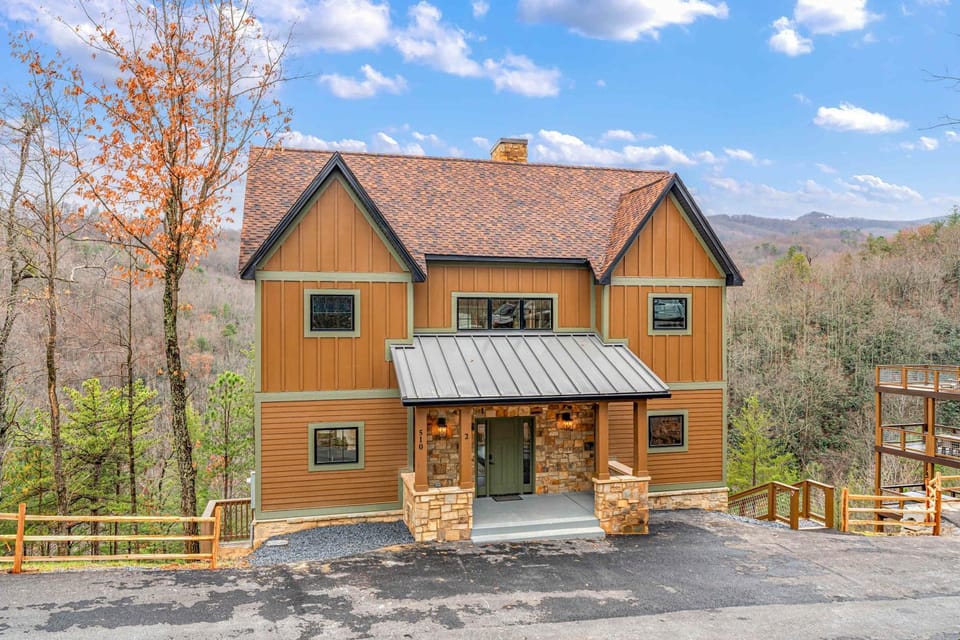 Luxury Home w Hot Tub & Mt Views - Otter Run #2 House in Gatlinburg