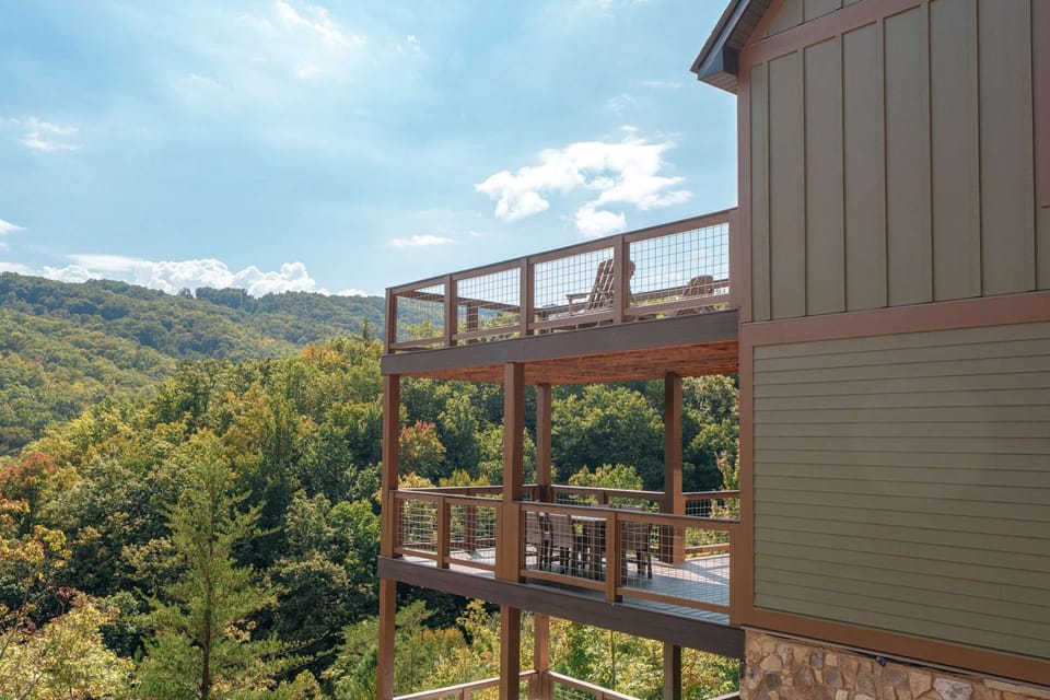 New 4Bed Cabin Arcade Hot Tub 5Mins to GSMNP Cabin in Gatlinburg