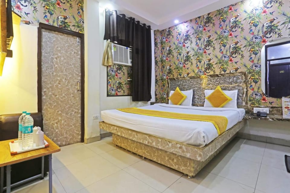 Bed, TV and multimedia, Photo of the whole room, Bedroom, air conditioner
