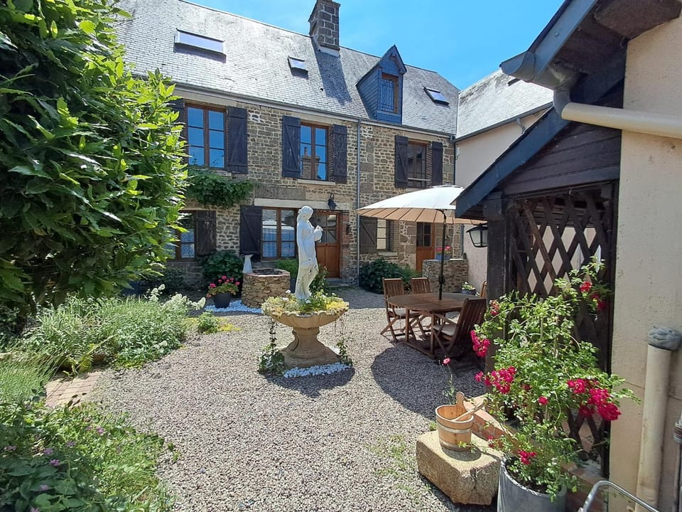 Property building, Patio, Patio