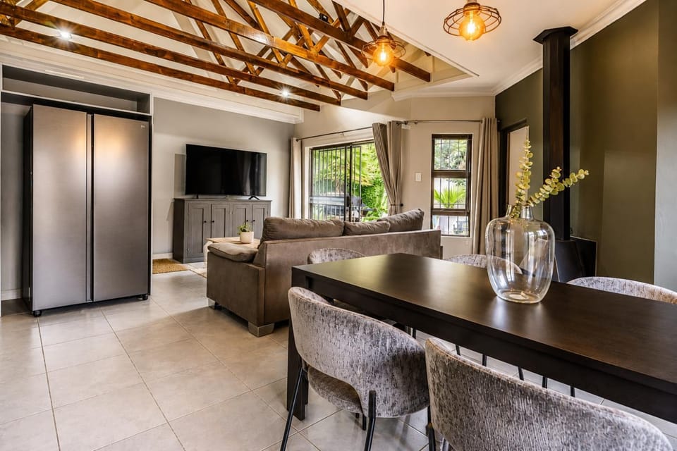 Premium international athlete stay, long term stay deals - Ideal for families Apartment in North West, South Africa