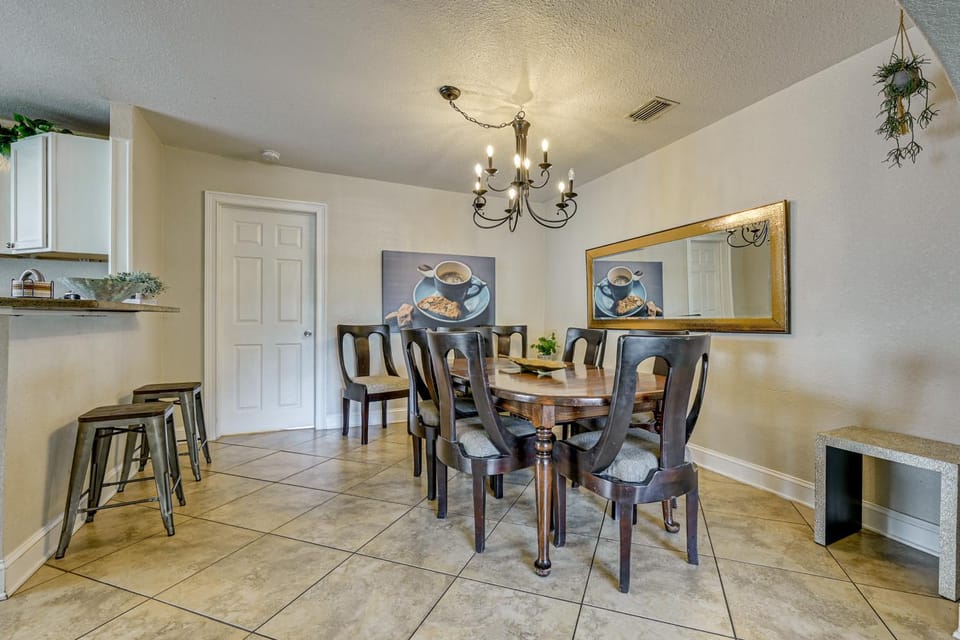 Backyard Fun & Dtwn Exploring: Family Gem in Tampa House in Tampa
