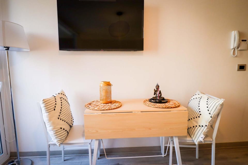 HOM l Céntrico con Calefactor Wifi Lavadora Gym Apartment in Santiago