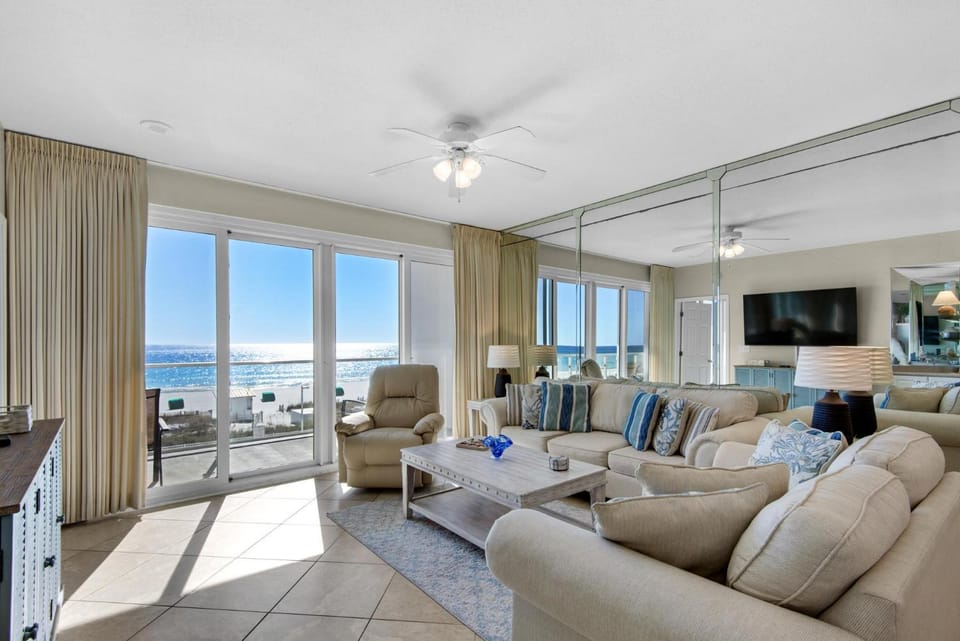 Oceanfront Condo 206 2BR 2 BA by Sterling Sands Apartment in Destin