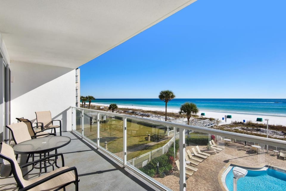 Oceanfront Condo 206 2BR 2 BA by Sterling Sands Apartment in Destin