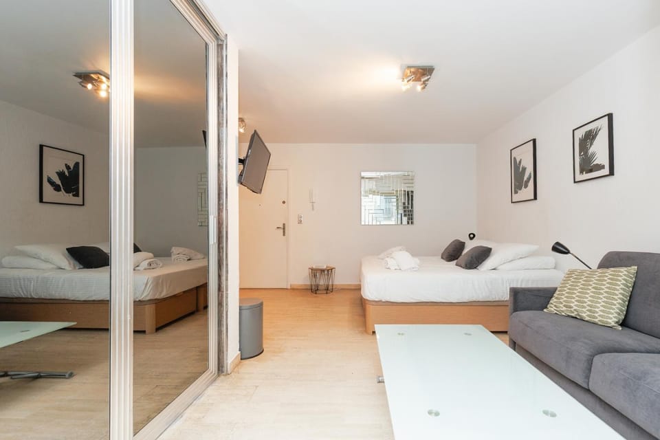 Upstays Sea View 22m² Studio Carré d'Or Apartment in Cannes
