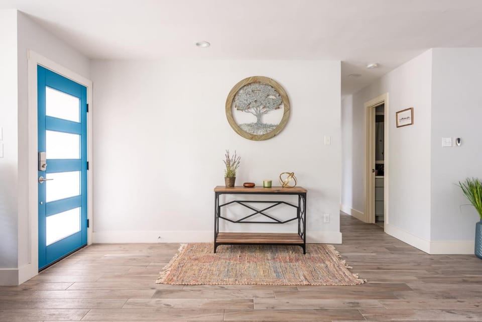 3 BR Family Home Mueller Area & Pet Friendly House in Austin