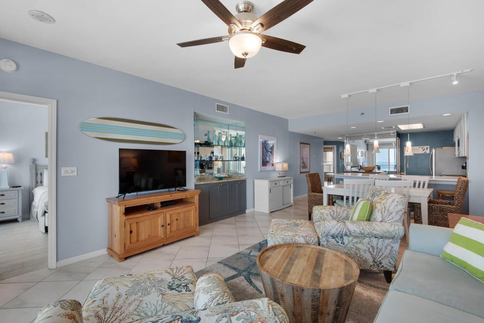 Oceanfront Condo 809 by Sterling Sands Apartment in Destin
