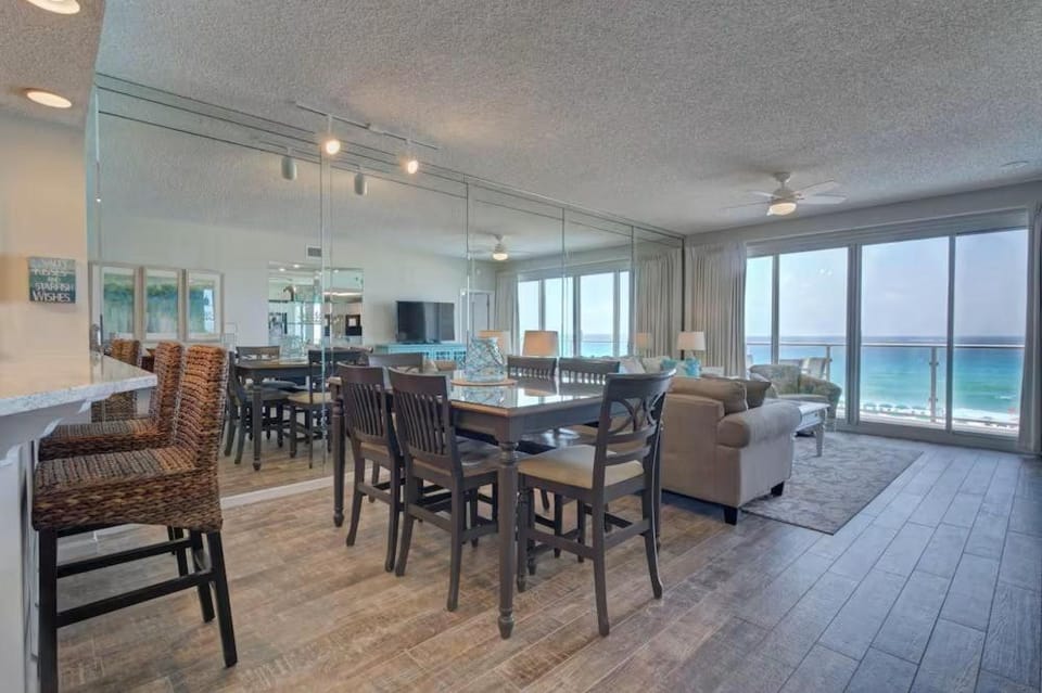 Oceanfront Condo 309 by Sterling Sands Apartment in Destin