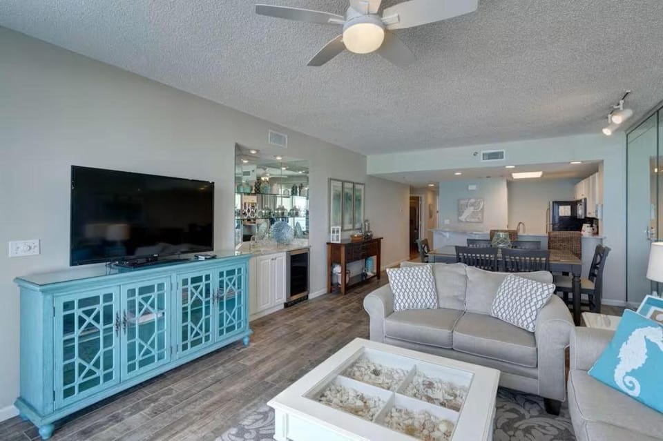 Oceanfront Condo 309 by Sterling Sands Apartment in Destin