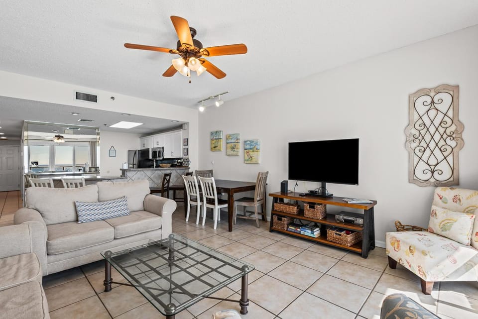 Oceanfront Condo 812 by Sterling Sands Apartment in Destin