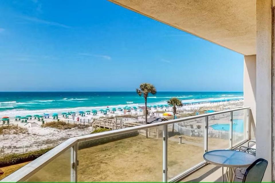 Oceanfront Condo 201 3BR by Sterling Sands Apartment in Destin