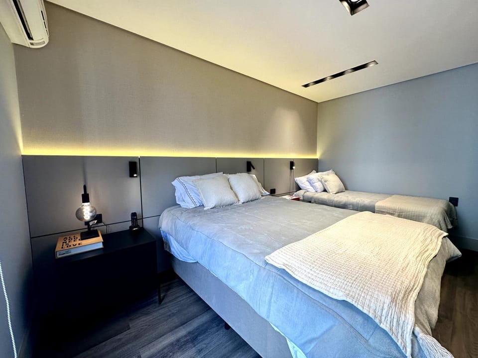 Bed, Bedroom, air conditioner