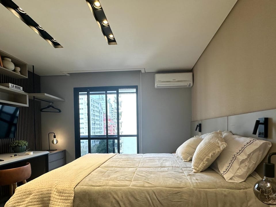 Bed, Balcony/Terrace, Bedroom, air conditioner