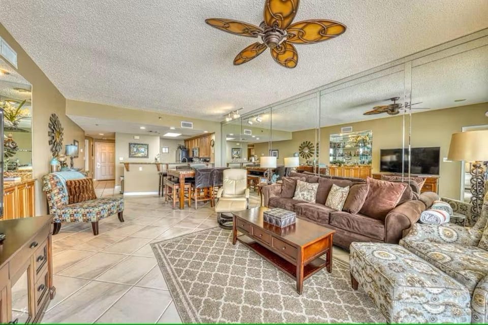 Oceanfront Condo 613 by Sterling Sands Apartment in Destin