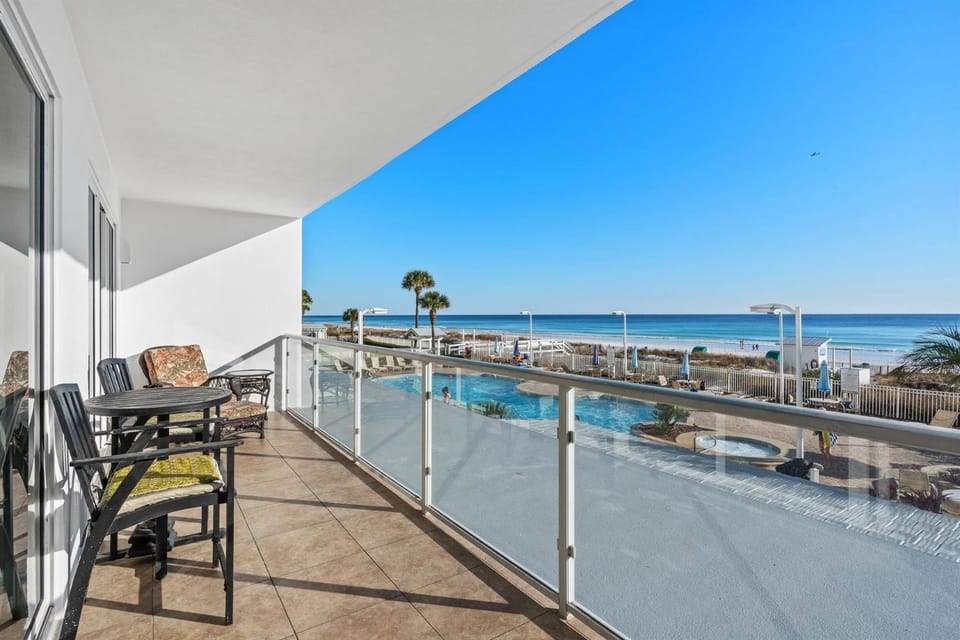 Oceanfront Condo 110 by Sterling Sands Apartment in Destin